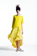 Load image into Gallery viewer, model wearing chiffon skirt