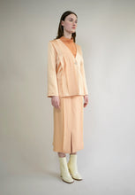 Load image into Gallery viewer, CREPE BACK SATIN BLAZER
