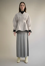 Load image into Gallery viewer, WOOL PLEATED WAIST JACKET
