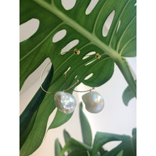 Load image into Gallery viewer, Freshwater Pearls Hoop Earrings Gold
